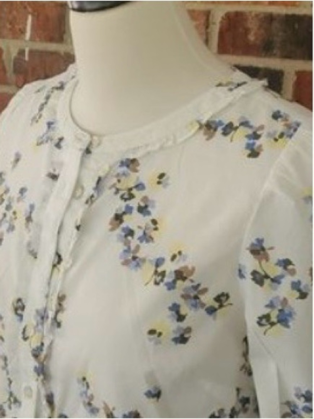 🆕 Talbots Petite Pleaded Ruffle Trim Floral Blouse. NWOT - Picture 2 of 12